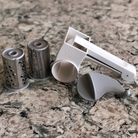 The Pampered Chef Cheese Chocolate Grater Large/Small Barrel 4 Piece Set EXC! - Picture 1 of 6